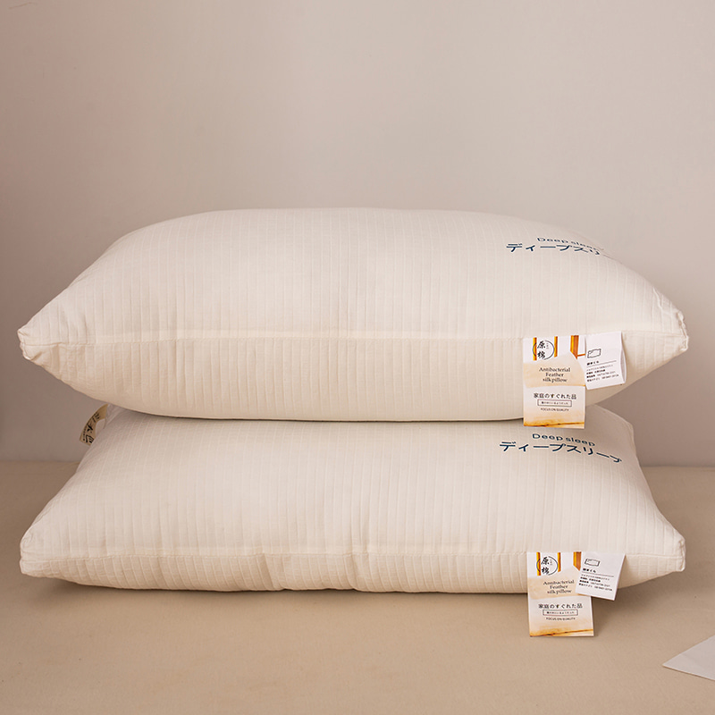 Gối nhung lông bông nguyên bản